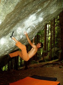 "Oscurità" (Fb 7c): Abwärtspatscher abfangen
