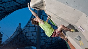 Adam Ondra im Finale in München 2010 (der entscheidende Zug, der ihm zum Jahressieg verhalf!) Photo: Udo Neumann/DAV Adam Ondra im Finale in München 2010 (der entscheidende Zug, der ihm zum Jahressieg verhalf!) Photo: Udo Neumann/DAV