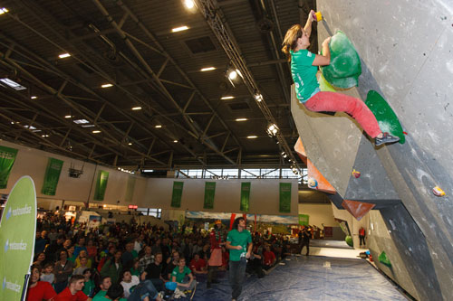 Kathi Schierl auf dem Weg zum Sieg beim CLIMB FREE/Oberlandcup 2013; Foto: Marco Kost