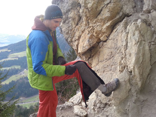 Mit Schuhen einsteigen und "ziiip" ist man drinnen im Kaminfeuerfeeling der Lhotse