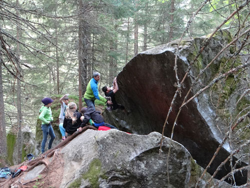 Der lange Boulder "Stiegenhaus" im Zillergrund; Foto: Jojo Melle